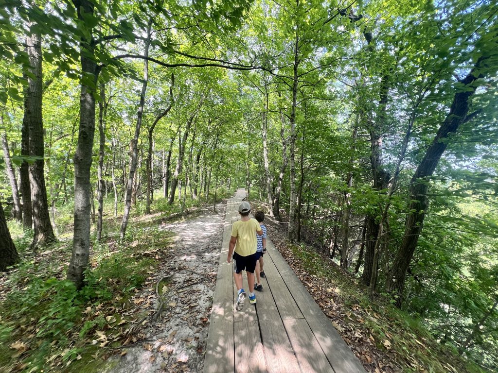The boardwalk out to St. Louis Canyon. Small legs no more.
